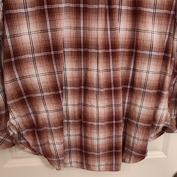 Women's Flannel Shirt - Picture 8 of 9